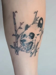 Tatouage d'un panda sur mon portfolio hd art tattoo piercing Louhans, Chalon sur Saône, Chagny